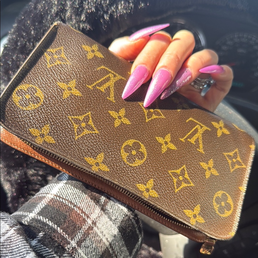 Louis Vuitton Brown Monogram Wallet - Picture 10 of 11